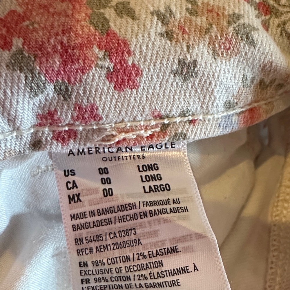 American Eagle Outfitters Floral Jeans - Cream with colorful flowers - Picture 4 of 4